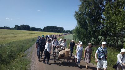 Kannaksen tiet on täynnä, Karjalan kansa vaeltaa, Mihi myö männää?
