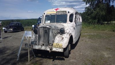 Sota-aikaikainen ambulanssi. 
