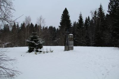 Suomi 100, luovutetussa Karjalassa
Kävimme Suomi 100 tapahtuman yhteydessä myös Jaakkiman sankarihautausmaalla sytyttämässä kynttilät.
Avainsanat: Karjala;Suomi 100;Suomi100;Lumivaara;luovutettu Karjala;evakko;Seppo Rapo;Laatokka;Kumola;sankarihautausma;Jaakkima