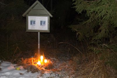 Suomi 100, luovutetussa Karjalassa
Kävimme Suomi 100 tapahtuman yhteydessä myös Lumivaaran ortodoksisella hautausmaalla sytyttämässä kynttilät.
Avainsanat: Karjala;Suomi 100;Suomi100;Lumivaara;luovutettu Karjala;evakko;Seppo Rapo;Laatokka;Kumola;sankarihautausma