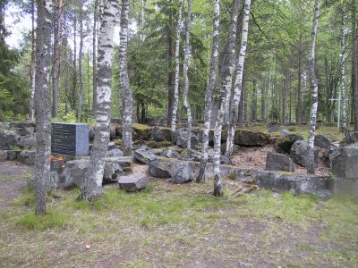 Sotahistoriaa Itä-Kannaksella 1-4.6.2001
Antrean kirkon aluetta
