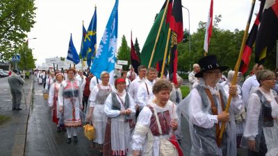 Karjalaiset kesäjuhlat Seinäjoella 17-19.06.2016
Kesäjuhlien kulkue Kirkkokadulla.
