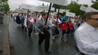 Karjalaiset kesäjuhlat Seinäjoella 17-19.06.2016
Kesäjuhlien kulkue Kirkkokadulla.
