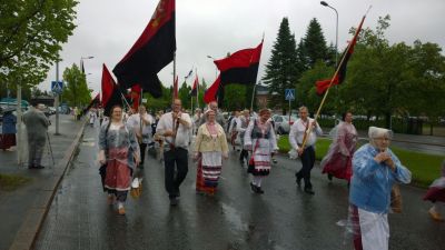 Karjalaiset kesäjuhlat Seinäjoella 17-19.06.2016
Kesäjuhlien kulkue Kirkkokadulla.
