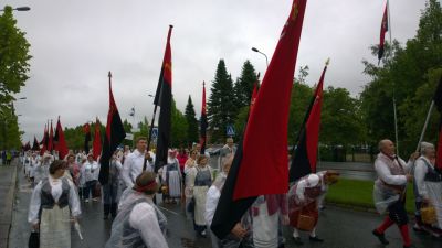 Karjalaiset kesäjuhlat Seinäjoella 17-19.06.2016
Kesäjuhlien kulkue Kirkkokadulla.
