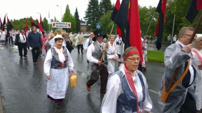 Karjalaiset kesäjuhlat Seinäjoella 17-19.06.2016
Kesäjuhlien kulkue Kirkkokadulla.
