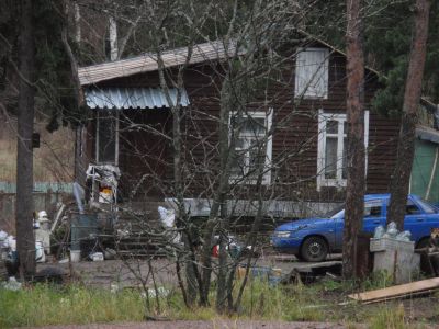 Tienhaara, mikä mäki mahtaa olla kyseessä
Mäen alla oleva rakennus
Avainsanat: Tienhaara