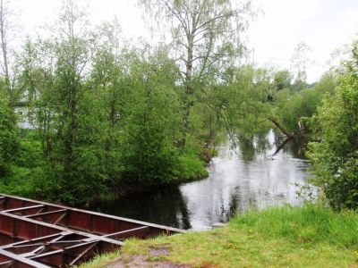 Räisälä
Maantiesillan vieressä oleva entisen sillan jäänne
Avainsanat: Räisälä