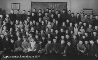 Leppäniemen kansakoulun oppilaat 1937
