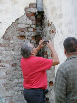 Muistomatka 70 v evakkoon lähdöstä.
Lumivaaran kirkko jäi rajan taakse melkein uutena, nykykunto.  
