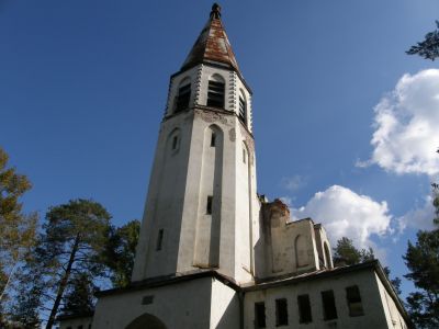 Muistomatka 70 v evakkoon lähdöstä.
Moni lumivaaralainen loi varmasti viimeisen katseen kirkkoon 70-vuotta sitten ennen kuin jatkoi matkaa tynkä-Suomeen.
