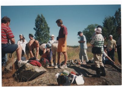 "Jälkipolvi vallanut" Kotimäen.. kahvinkeitto aikeet mielessä....
