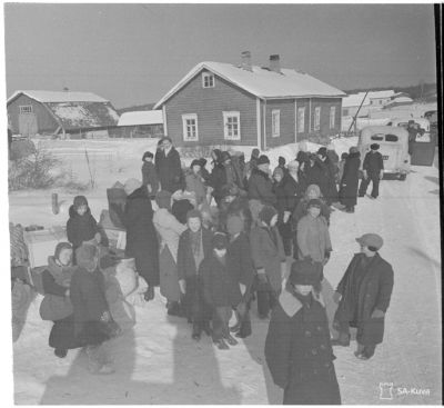 Talvisodan evakkoja, SA-kuva
Evakkoja Tyrjä-Parikkala
1940.03.15
Avainsanat: Talvisota, evakko