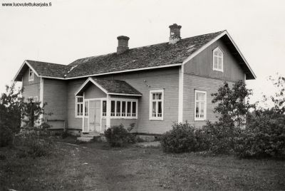 Hiitola Kuoksjärvi, As. rakennus. Omistajat velj. Manninen. Saa julkaista vain lähdeilmoituksella: Valok. Suomen Kansallismuseon kokoelmat. 30-luku.
