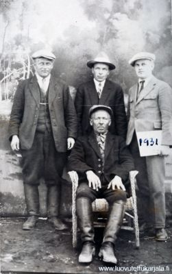 Markkinalautakunta v. 1931. Edessä Toivo Häkli, Takana vasemmalla Aleks Turkki, Heikki Lankinen ja Tauno Pohjalainen.
