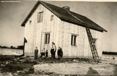 Uudisrakennus, Jaakkima Kokonniemi. Kuvannut Aaro Punkari. 
