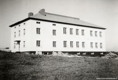 Nivan koulu. Kuvassa leima Feliksi Wester Vaasa 3.9.1940. 
