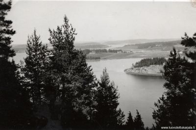 Näköala Annanriutalta Jaakkimassa. Kaunis Jaakkimalainen maisema. Kuvassa leima Feliksi Wester Vaasa 3.9.1940. 
