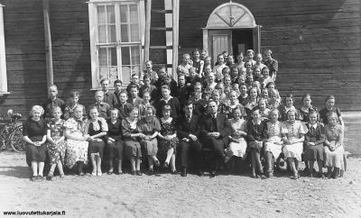 Enson rukoushuone, rippikoulun päättäjäiset 1938.
