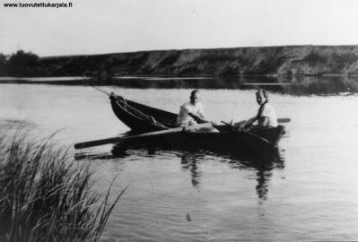 Soutajien taustalla Suikkarin ranta saaresta päin katsoen v. 1937.
