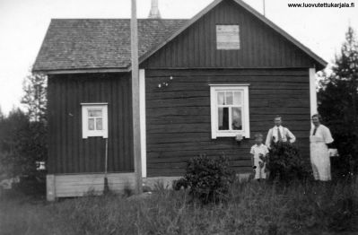 Käkisalmi 1935. Oma koti Porkanniemi, Jenny, Jalmari ja Raimo Pitkänen.
