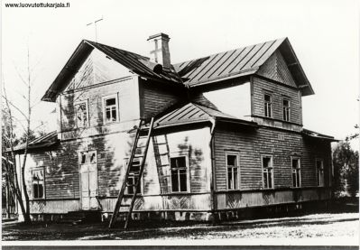 Kanneljärven väliaikinen kirkko.
