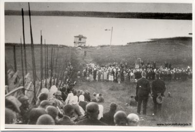 Kanneljärven kylä. Akneljärven seurakunnan juhannuskokko Hovinkylän rannassa 1929.
