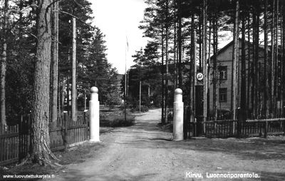 Luonnonparantola. Pääportti ja sisääntulo.
