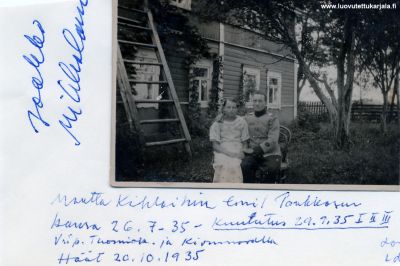 Kivennapa, Ikolan kylä, Martta kihloihin Emil Paukkosen kanssa 26.7.1935, häät 20.10.1935
