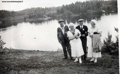 Kalastusjuhlat Kesvalahdella. Irja, Ella Lakka, Eino Talikka ja Eelis Heinola.
