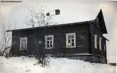 Luotsi Paavo Ahokkaan 1800-luvun lopussa rakennettuma talo Lumivaaran Kesvalahdella.
