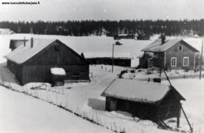 Lumivaaran Tervajärveltä. Kesselin pihapiiri.
