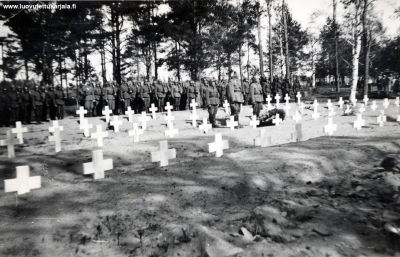 Metsäpirtin sankarihautausmaa 1942.
