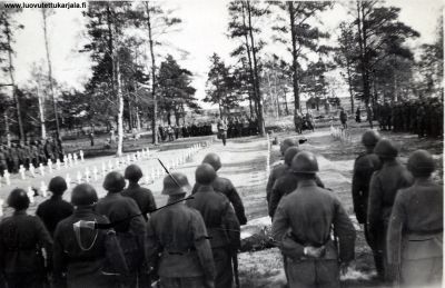 Metsäpirtin sankarihautausmaa 1942.
