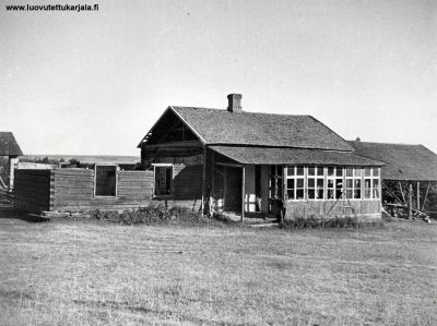 Pällilän hovin ropottitupa. Julkaistaessa mainitava: Museovirasto. (3264:58). Kuva: Kyösti Anttila 1937.
