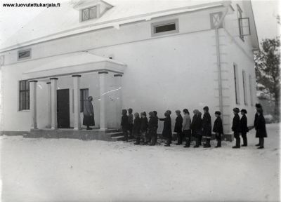 Muolaan Hattulan kansakoulu 1931. Opettaja Lyyti Ratilainen.
