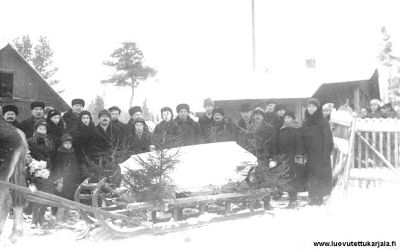 Kuokkala, kuvan omistajan äiti lähdössä arkussa Kuokkalan hautausmaalle 1939.
