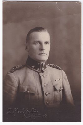 Henkilö tuntematon.
Arvi Salmen armeijakuva Valkjärveltä. Hän oli palveluksessa Valkjärvellä 10.9.1936-25.08.1937.
