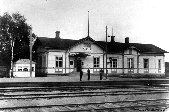 Индекс зимовники. Железнодорожная станция Зимовники. Станция Лаптево. Инкиля ЖД станция. Вокзал Колосовка старый.