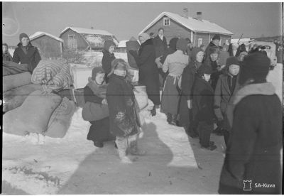 Talvisodan evakkoja, SA-kuva
Evakkoja Tyrjä-Parikkala
1940.03.15
Avainsanat: Talvisota, evakko
