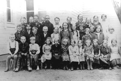 Inkilän kansakoululun oppilaita vuonna 1934. 

