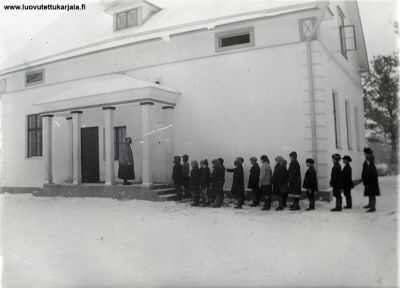 Muolaan Hattulan kansakoulu 1931. Opettaja Lyyti Ratilainen.
